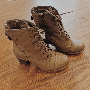 LACE UP BOOTS w/ HEEL
